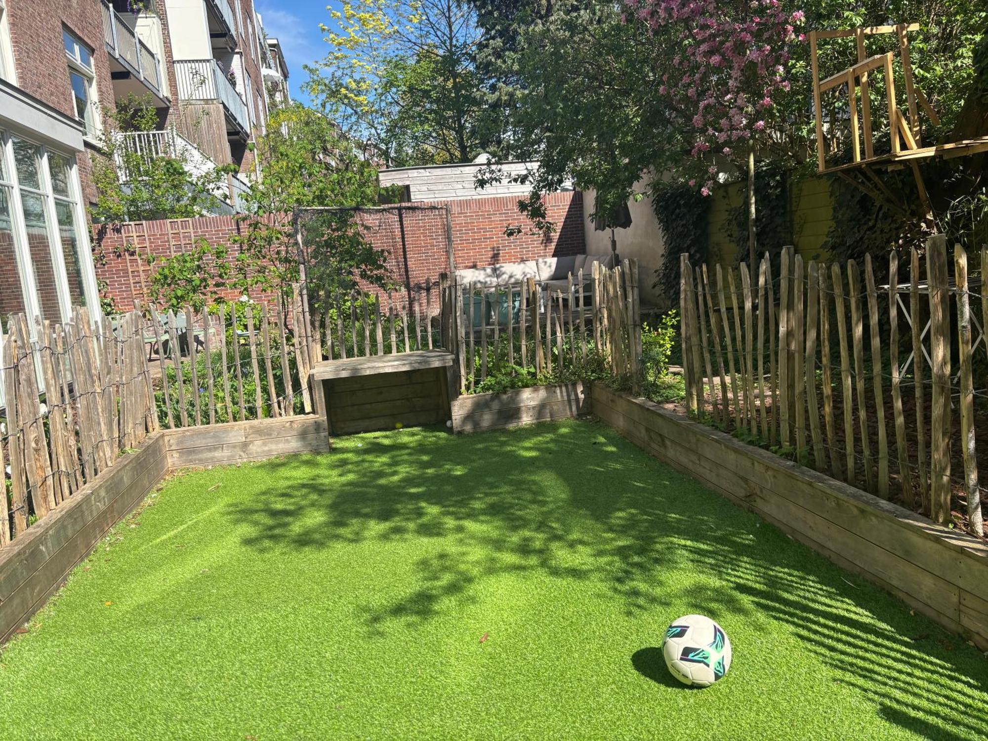 Appartement Spacious With Garden In Centre *